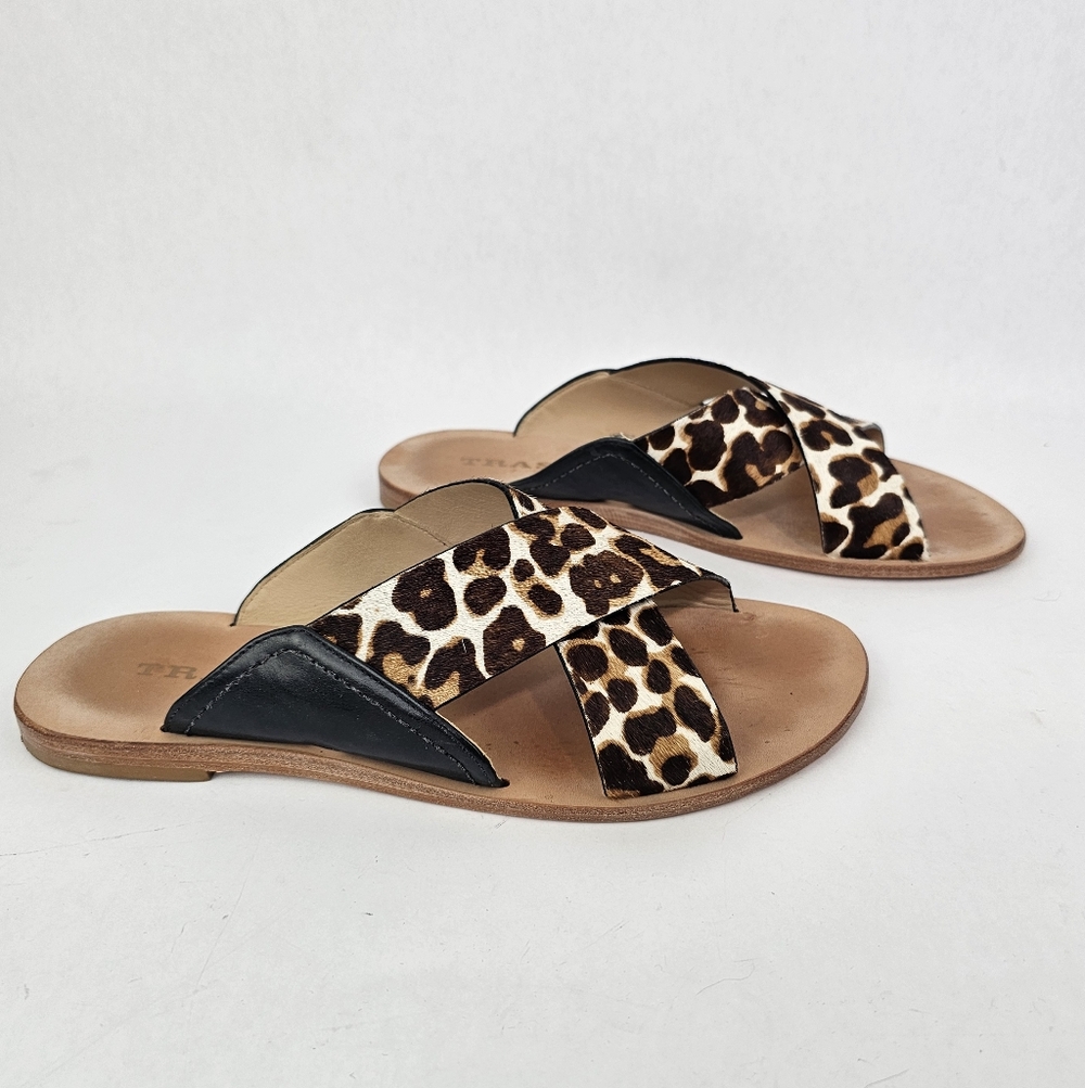 Trask Sandi slide sandal, featuring a leopard print hair-on calfskin strap 8M - Picture 2 of 8